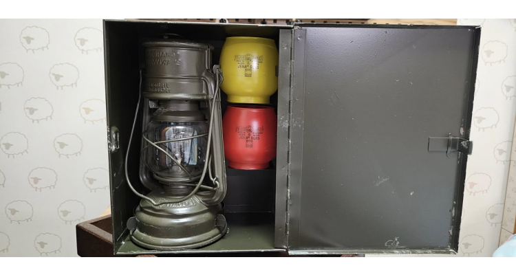 德國ebay-PETROLEUM Laterne Feuerhand Military